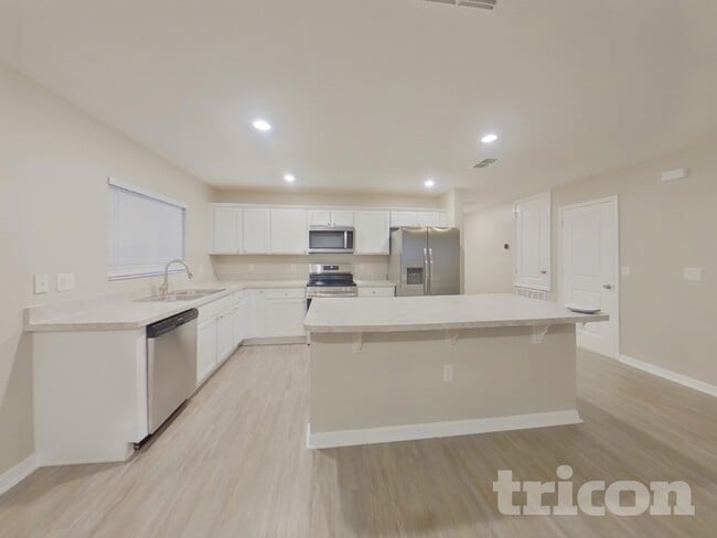 Building Photo - 1725 Garden View St