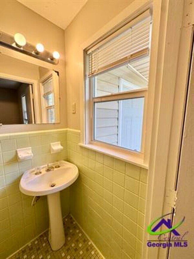Building Photo - 102 Varee Dr