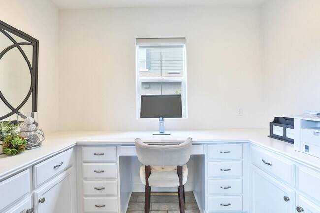 Building Photo - 1301 Morning Star Dr