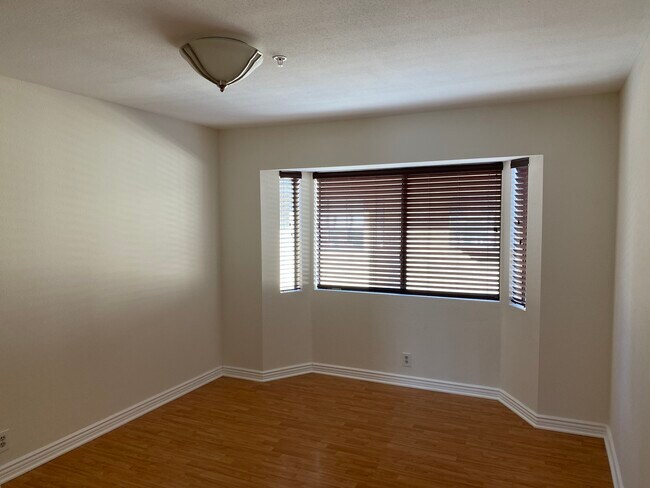 Building Photo - 209 La France Ave