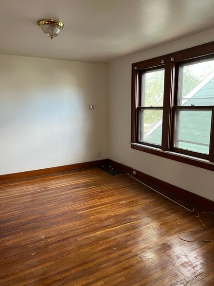 Building Photo - 161 Whitehall Ave