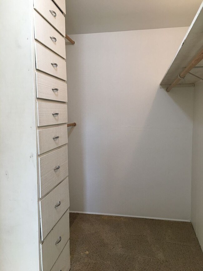 Building Photo - Great home in desirable Springfield!