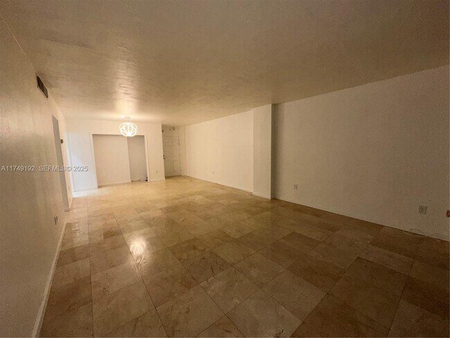 Building Photo - 10350 W Bay Harbor Dr