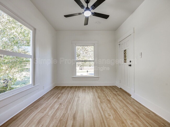 Building Photo - 811 W Wade St