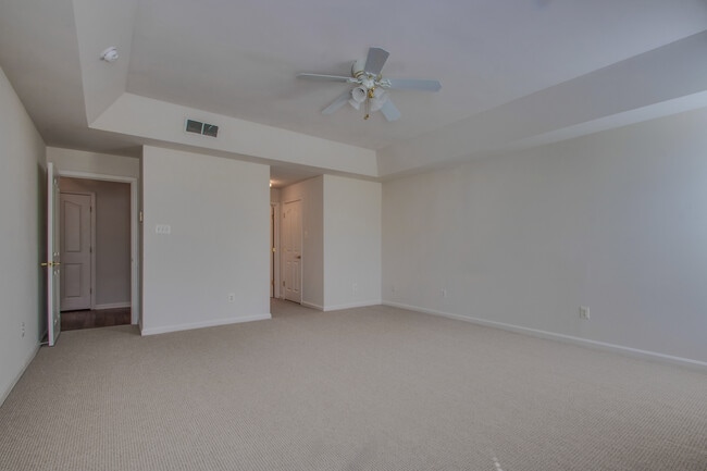 Building Photo - 30 Wanoma Cir