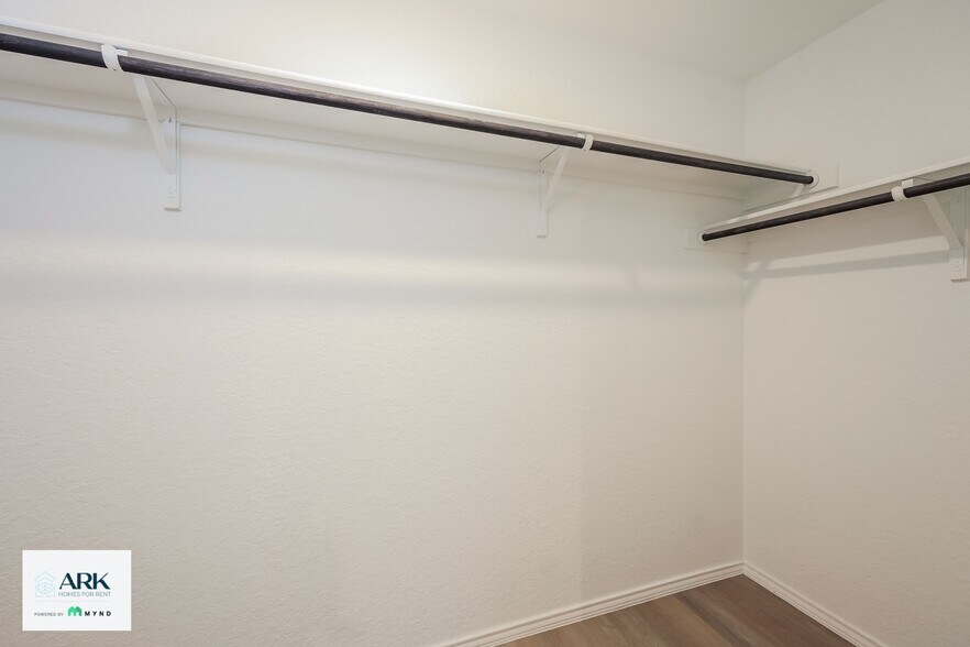 Building Photo - 11915 Cink Dr