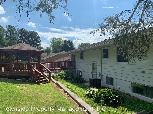 Building Photo - 5 br, 3 bath House - 924 McBryde Lane