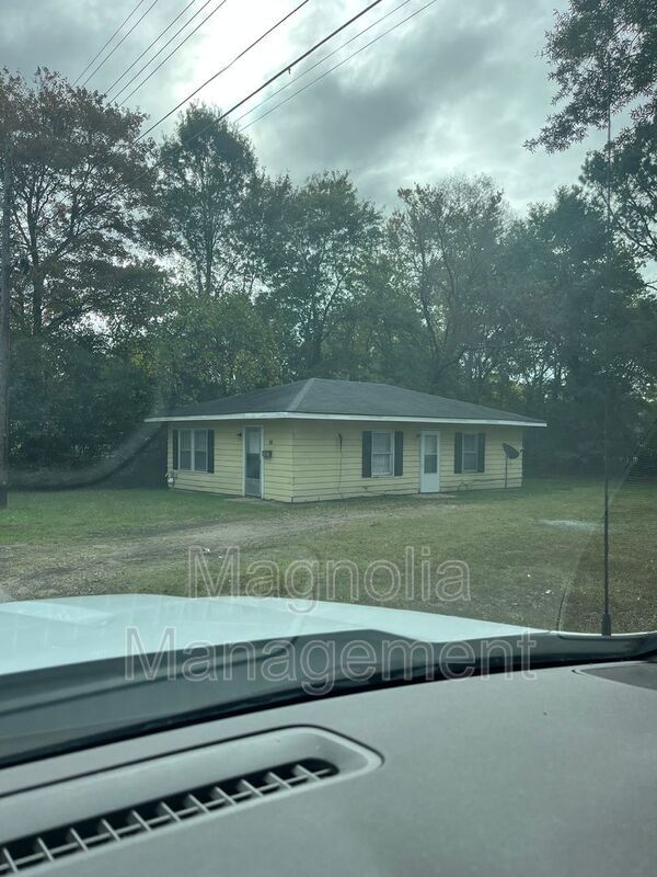 Primary Photo - 448 Mason St