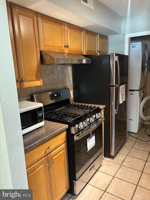 Building Photo - 235 Loring Ct