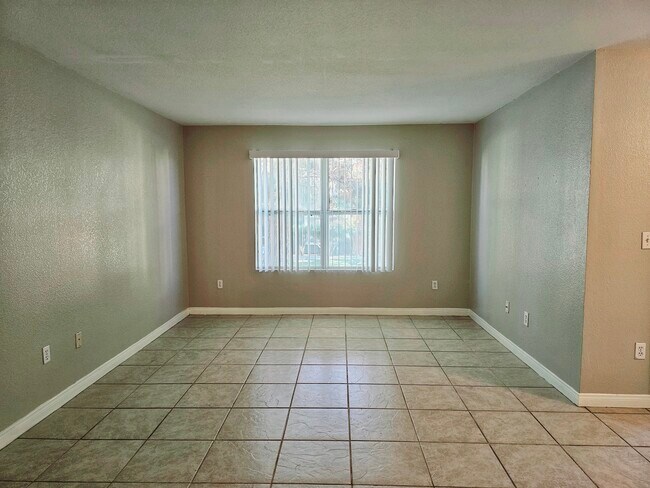 Building Photo - 8101 W Flamingo Rd