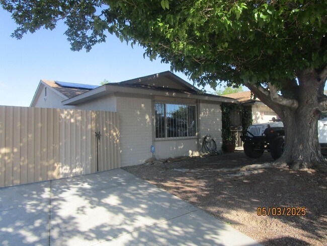 Primary Photo - NW 4 BR Home large yard/outdoor space