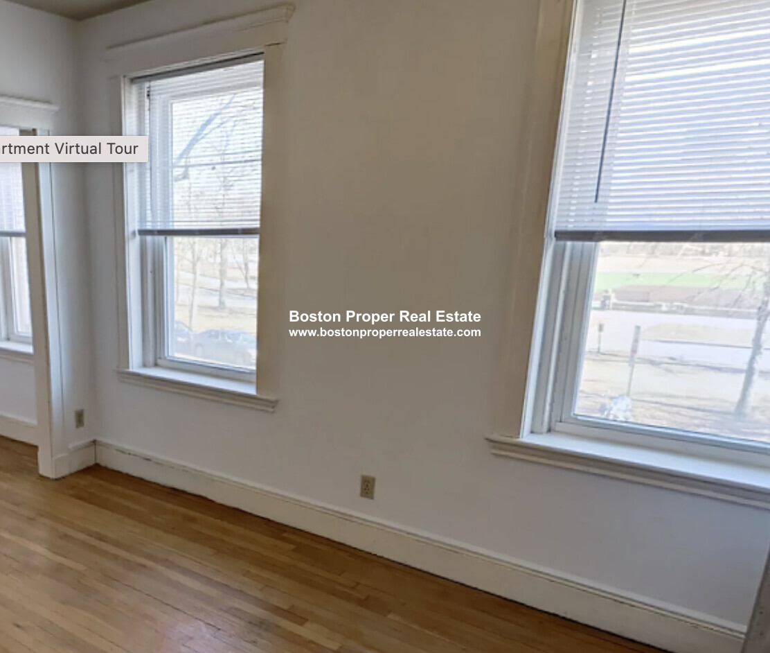 Building Photo - 211 Park Dr