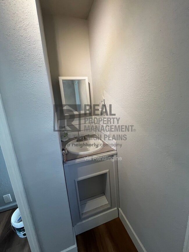 Building Photo - 4201 Erik Ave