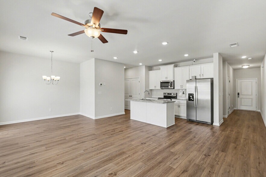 Building Photo - 6386 Sundowner Pl SW