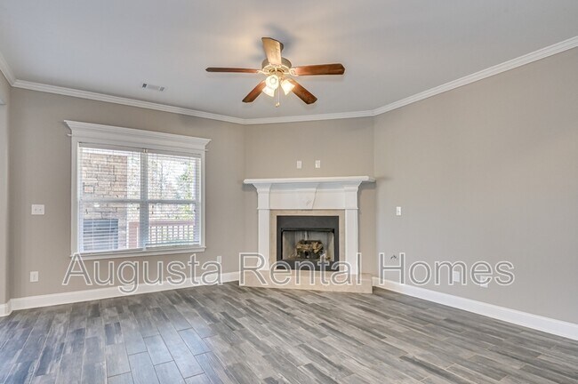 Building Photo - 848 Tyler Woods Dr