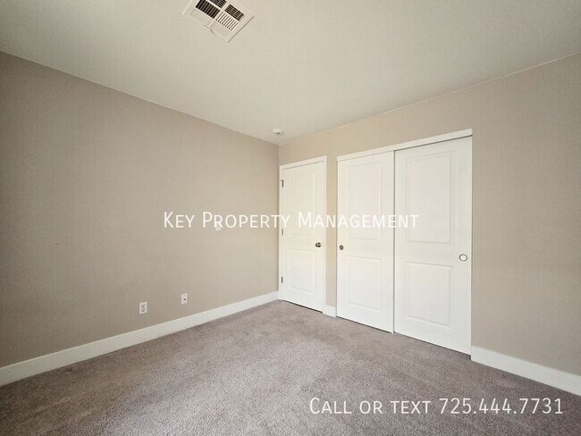 Building Photo - BEAUTIFUL 3 BED, 2 BATH HOME WITH OPEN FLO...
