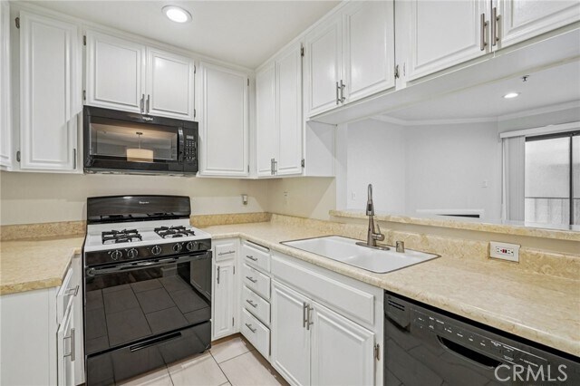 Building Photo - 11162 Camarillo St