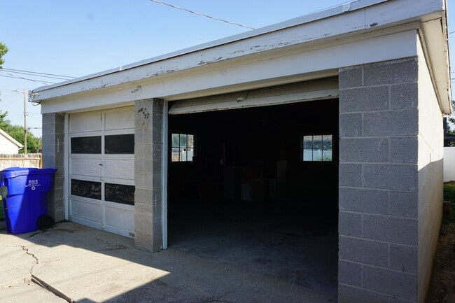 Building Photo - Great Home In Downtown Bountiful