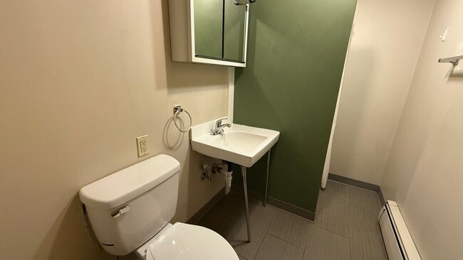 Building Photo - Spunky 3 Bedroom House in Westchester Lagoon! Available NOW!