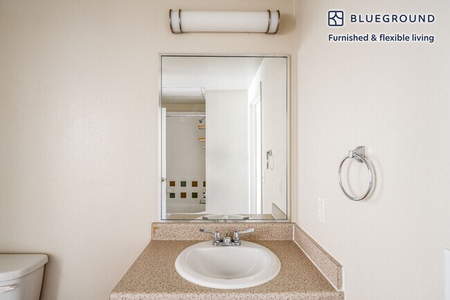 Building Photo - 3210 Esperanza Crossing