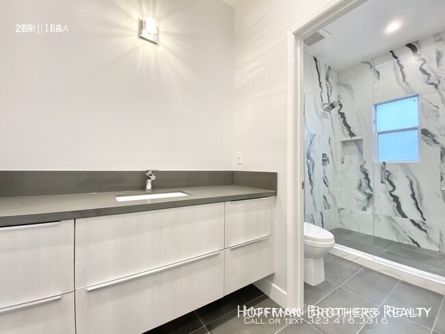 Building Photo - 141 N Swall Dr