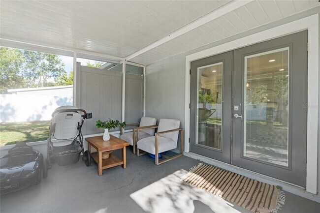 Building Photo - 3308 W Van Buren Dr