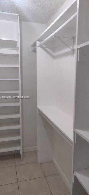 Building Photo - 9320 Fontainebleau Blvd