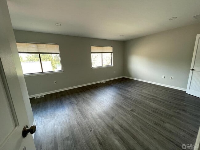 Building Photo - 42 Ashford Dr