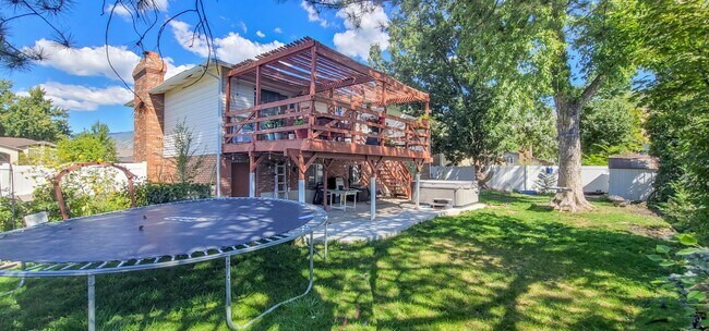 Building Photo - Really Nice 4 bedroom 3 Bath Home on Spacious Lot!