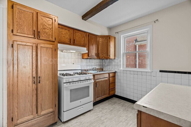 Building Photo - 1258 Grant Dr