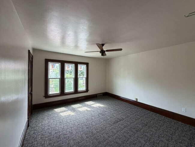 Building Photo - 2404 W Lapham St
