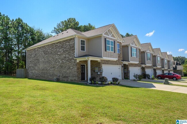 Building Photo - 501 Polo Way