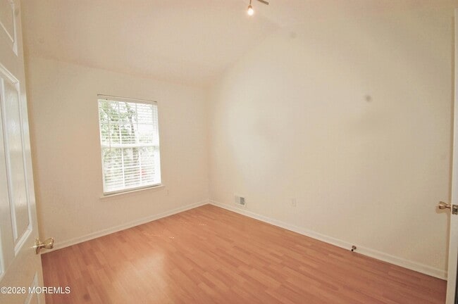 Building Photo - 574 Beachway Ave