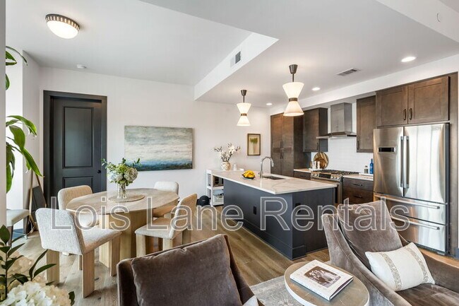 Building Photo - 5 Gadsdenboro St