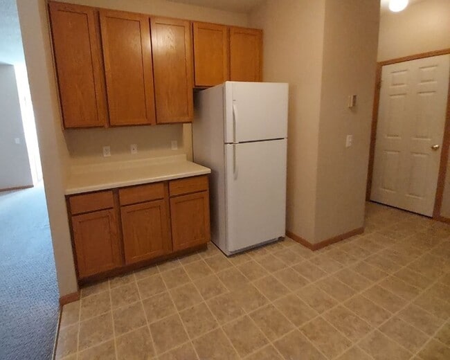 Building Photo - Nice 3 Bedroom 1.5 Bathroom Townhome in Hu...