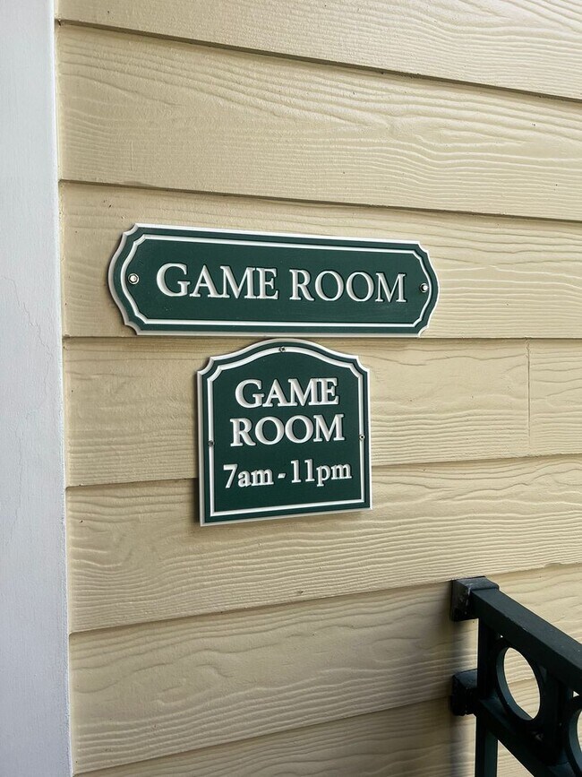 Building Photo - 4-bedroom, 3-bathroom townhouse in Kissimmee !