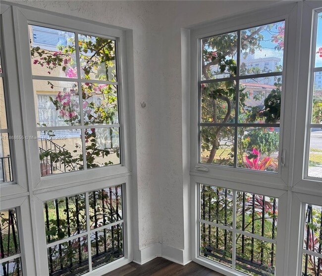 Building Photo - 43 Sidonia Ave
