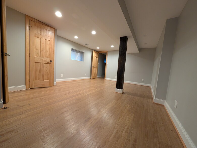 Building Photo - 4201 Roland Ave