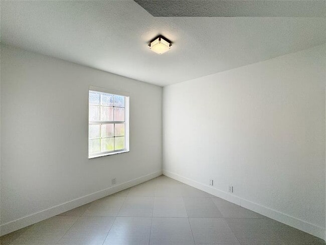 Building Photo - 1549 Barcelona Way