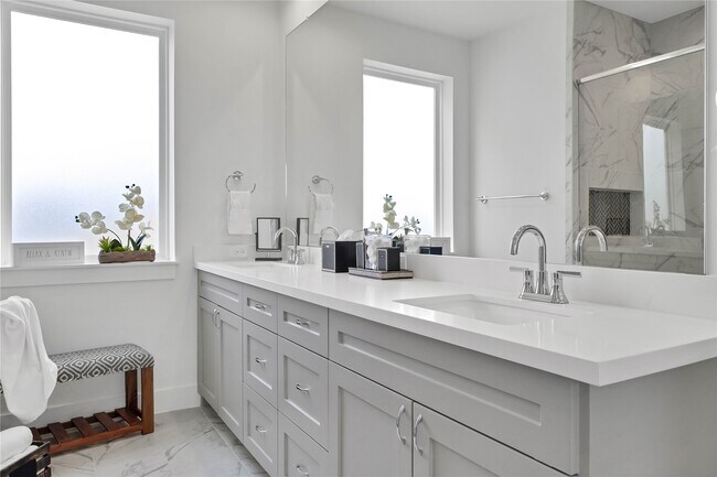 Building Photo - 2916 Cline St