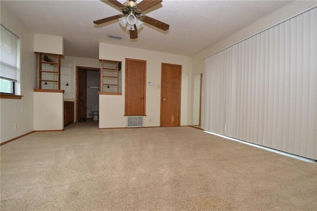 Building Photo - 5311 Doe Valley Ln