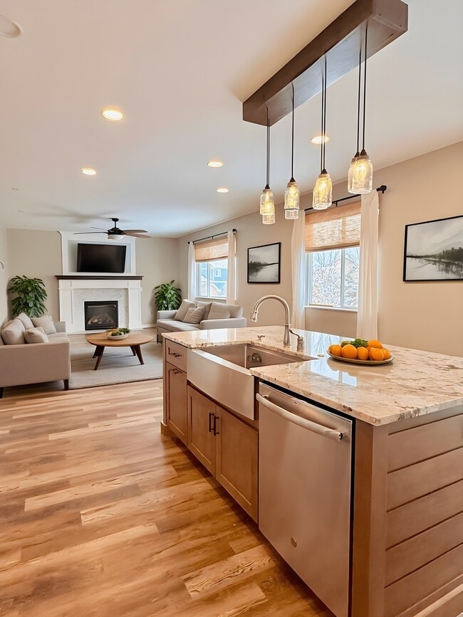 Building Photo - 4797 Sandy Ridge Ave