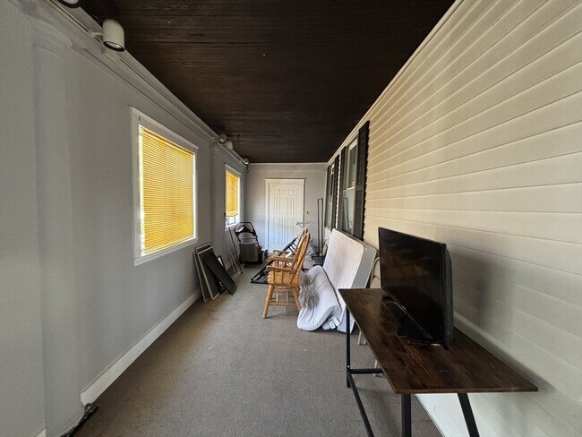 Building Photo - 47 Undine Rd
