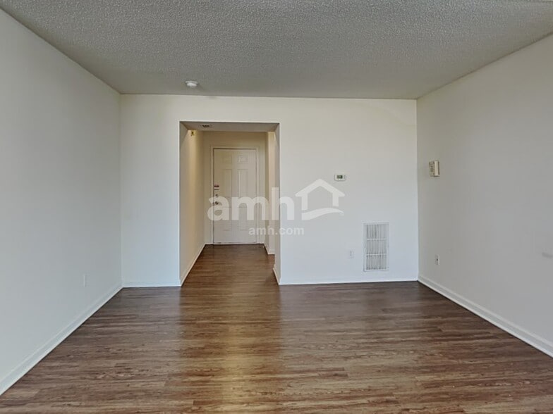 Building Photo - 1676 Sweetwater Ln