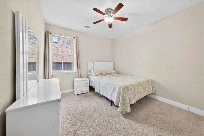 Building Photo - 1513 Liberty Way Trail