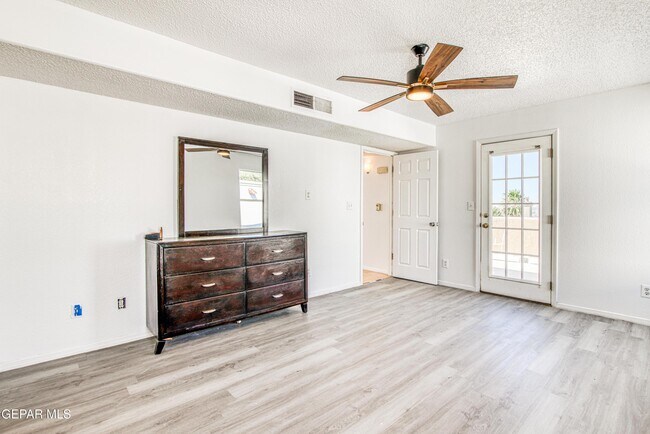 Building Photo - 1409 Black Ridge Dr