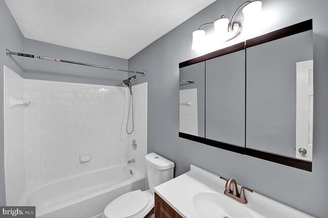 Building Photo - 801 High Plain Dr