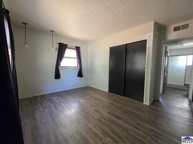Building Photo - 2621 Sibley Ave
