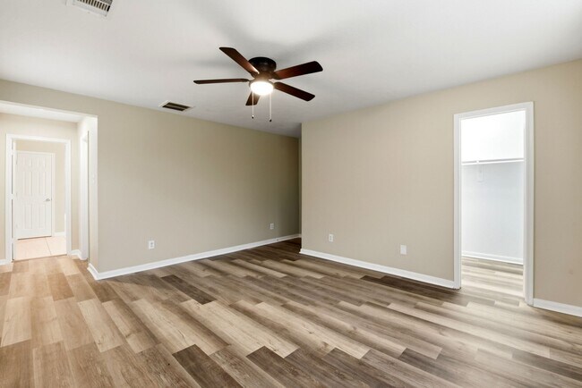 Building Photo - 1230 Grassy View Dr