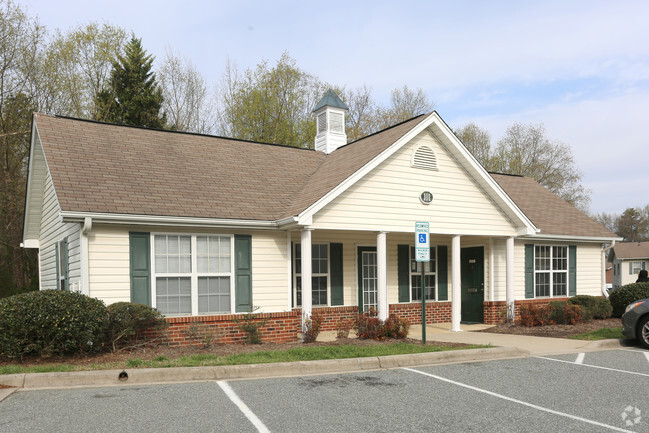 Building Photo - Meadow Park Apartments